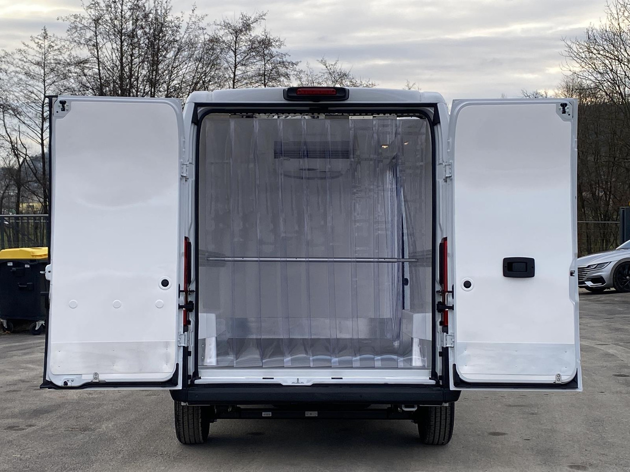FIAT DUCATO L3H2 180PS BASE HEAVY / FRISCHDIENST + XARIOS 300 12-380V + Heizung - Малотоннажный рефрижератор: фото 4 FIAT DUCATO L3H2 180PS BASE HEAVY / FRISCHDIENST + XARIOS 300 12-380V + Heizung - Малотоннажный рефрижератор: фото 4