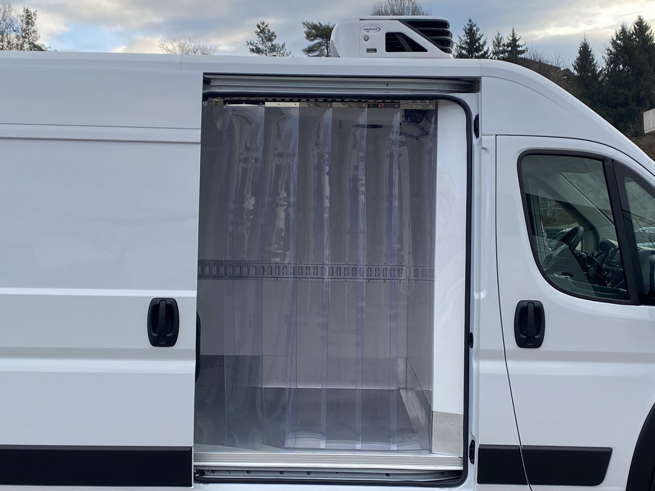 FIAT DUCATO L3H2 180PS BASE HEAVY / FRISCHDIENST + XARIOS 300 12-380V + Heizung - Малотоннажный рефрижератор: фото 3 FIAT DUCATO L3H2 180PS BASE HEAVY / FRISCHDIENST + XARIOS 300 12-380V + Heizung - Малотоннажный рефрижератор: фото 3
