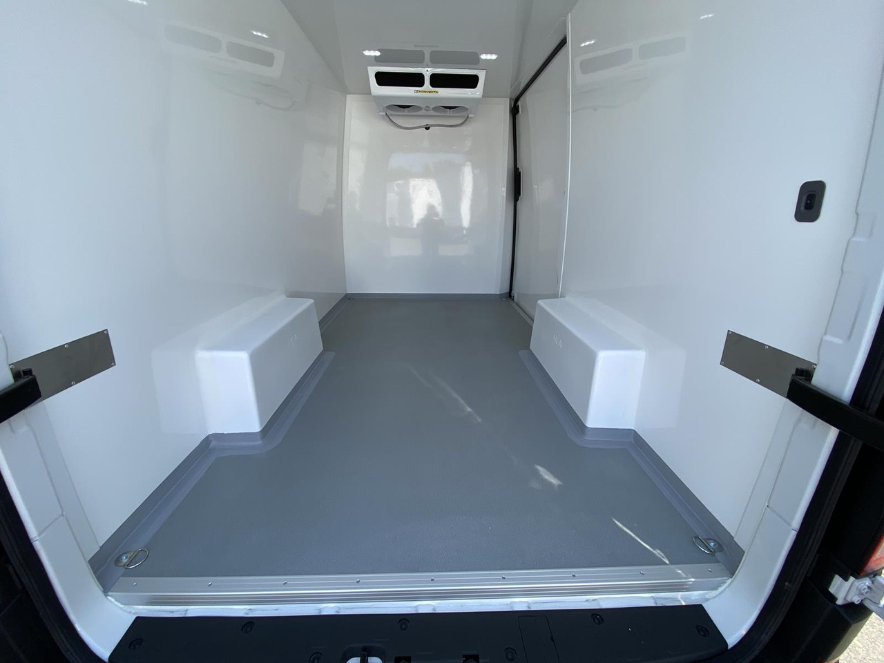 MAN TGE 3.140 L3H3 140PS RS3640mm/ FRISCHDIENST BIS 0 + KONVEKTA UNDERMODE - Малотоннажный рефрижератор: фото 5 MAN TGE 3.140 L3H3 140PS RS3640mm/ FRISCHDIENST BIS 0 + KONVEKTA UNDERMODE - Малотоннажный рефрижератор: фото 5