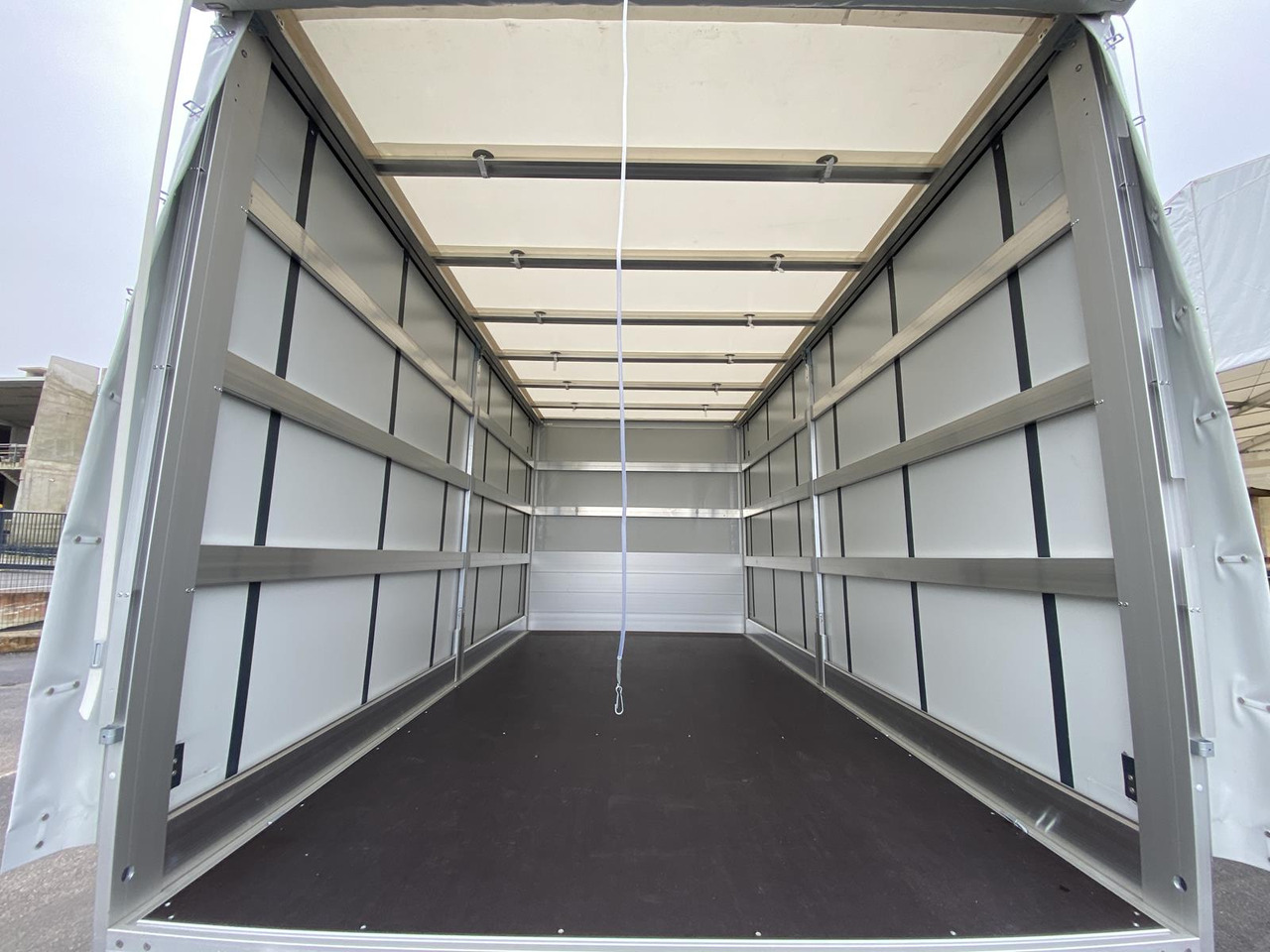 MERCEDES BENZ SPRINTER 317 CDI 170PS 1+2 PRITSCHE PLANE 4100MM - Тентованный фургон: фото 5 MERCEDES BENZ SPRINTER 317 CDI 170PS 1+2 PRITSCHE PLANE 4100MM - Тентованный фургон: фото 5