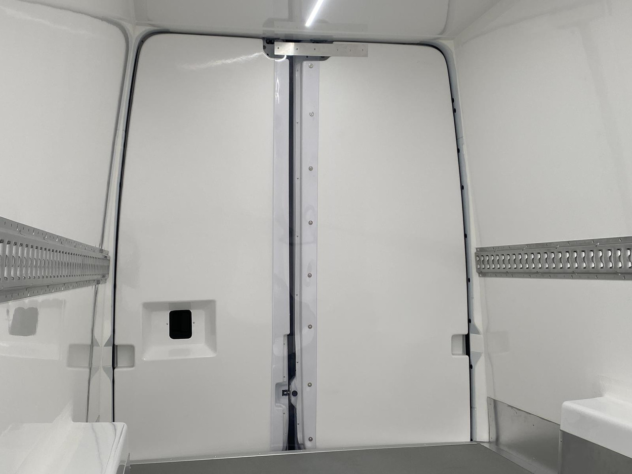 MERCEDES-BENZ SPRINTER 317 CDI L4H3 170PS AUTOMATIK FRISCHDIENST + KONVEKTA FK 3022 12-220V в лизинг MERCEDES-BENZ SPRINTER 317 CDI L4H3 170PS AUTOMATIK FRISCHDIENST + KONVEKTA FK 3022 12-220V: фото 16