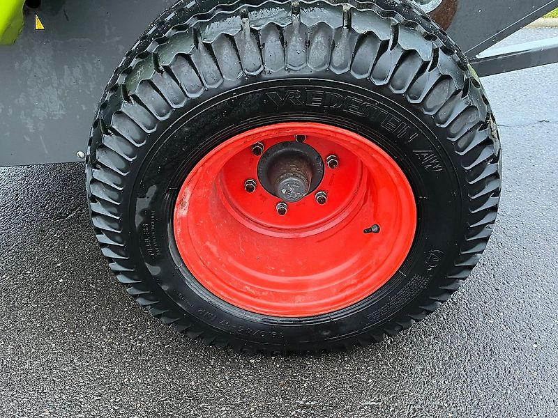 Пресс-подборщик рулонный Claas ROLLANT 520 RC: фото 7 Пресс-подборщик рулонный Claas ROLLANT 520 RC: фото 7