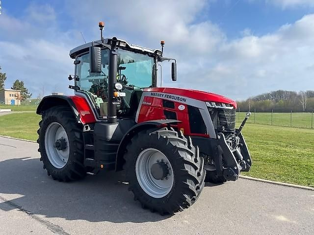 Massey Ferguson MF 8S245 Dyna-VT Exclusive - Трактор: фото 1 Massey Ferguson MF 8S245 Dyna-VT Exclusive - Трактор: фото 1
