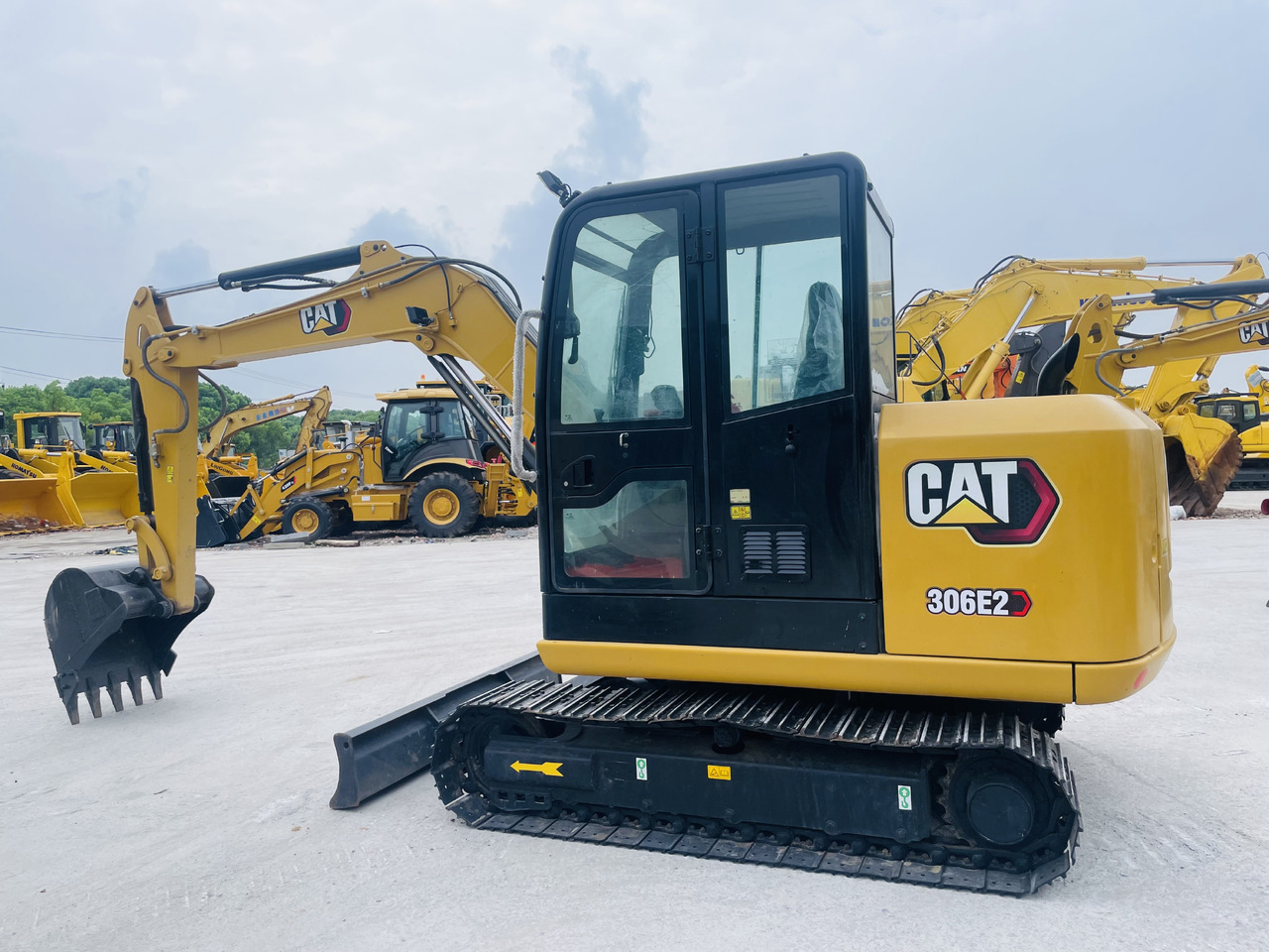 Caterpillar 306 Used Excavator 306E 306E2 6 Ton Mini Excavator Doosan DH55 DH60 DX60 Hyundai 60 High Quality Excavators on Sale - Мини-экскаватор: фото 1 Caterpillar 306 Used Excavator 306E 306E2 6 Ton Mini Excavator Doosan DH55 DH60 DX60 Hyundai 60 High Quality Excavators on Sale - Мини-экскаватор: фото 1
