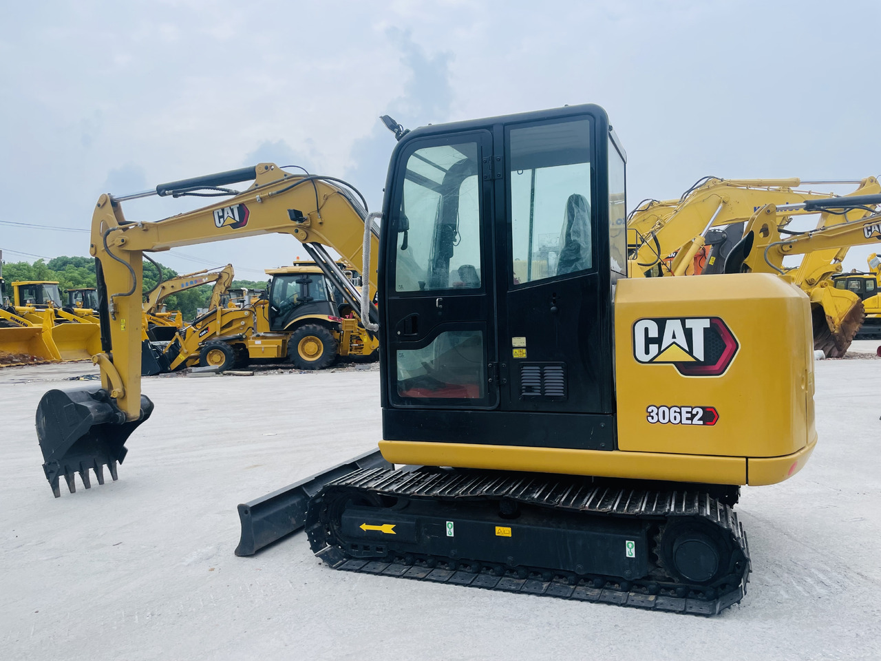 Caterpillar 306 Used Excavator CAT306E 6 Ton Komatsu PC56 Doosan DX60 Hyundai 60 Sany SY60 Kubota KX183 Crawler Excavators on Hot Sale - Гусеничный экскаватор: фото 4 Caterpillar 306 Used Excavator CAT306E 6 Ton Komatsu PC56 Doosan DX60 Hyundai 60 Sany SY60 Kubota KX183 Crawler Excavators on Hot Sale - Гусеничный экскаватор: фото 4