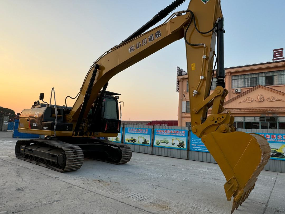 Caterpillar 325D CAT 325D2 329D 330D 330D2 25 Ton Used Excavator for Sale - Гусеничный экскаватор: фото 4 Caterpillar 325D CAT 325D2 329D 330D 330D2 25 Ton Used Excavator for Sale - Гусеничный экскаватор: фото 4