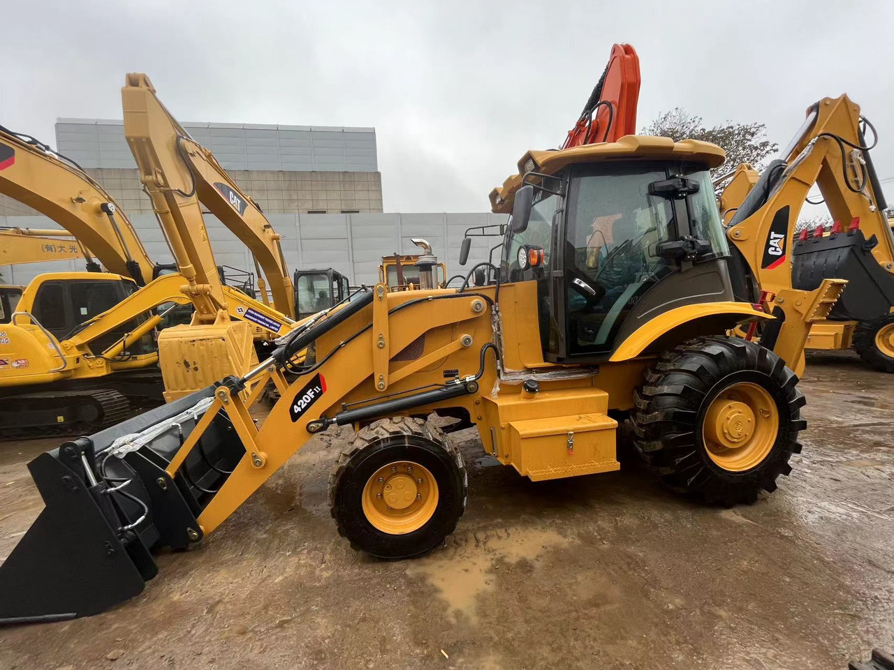 Caterpillar New Backhoe Loader 420F CAT Backhoe JCB 3CX 4CX on Sale - Экскаватор-погрузчик: фото 2 Caterpillar New Backhoe Loader 420F CAT Backhoe JCB 3CX 4CX on Sale - Экскаватор-погрузчик: фото 2