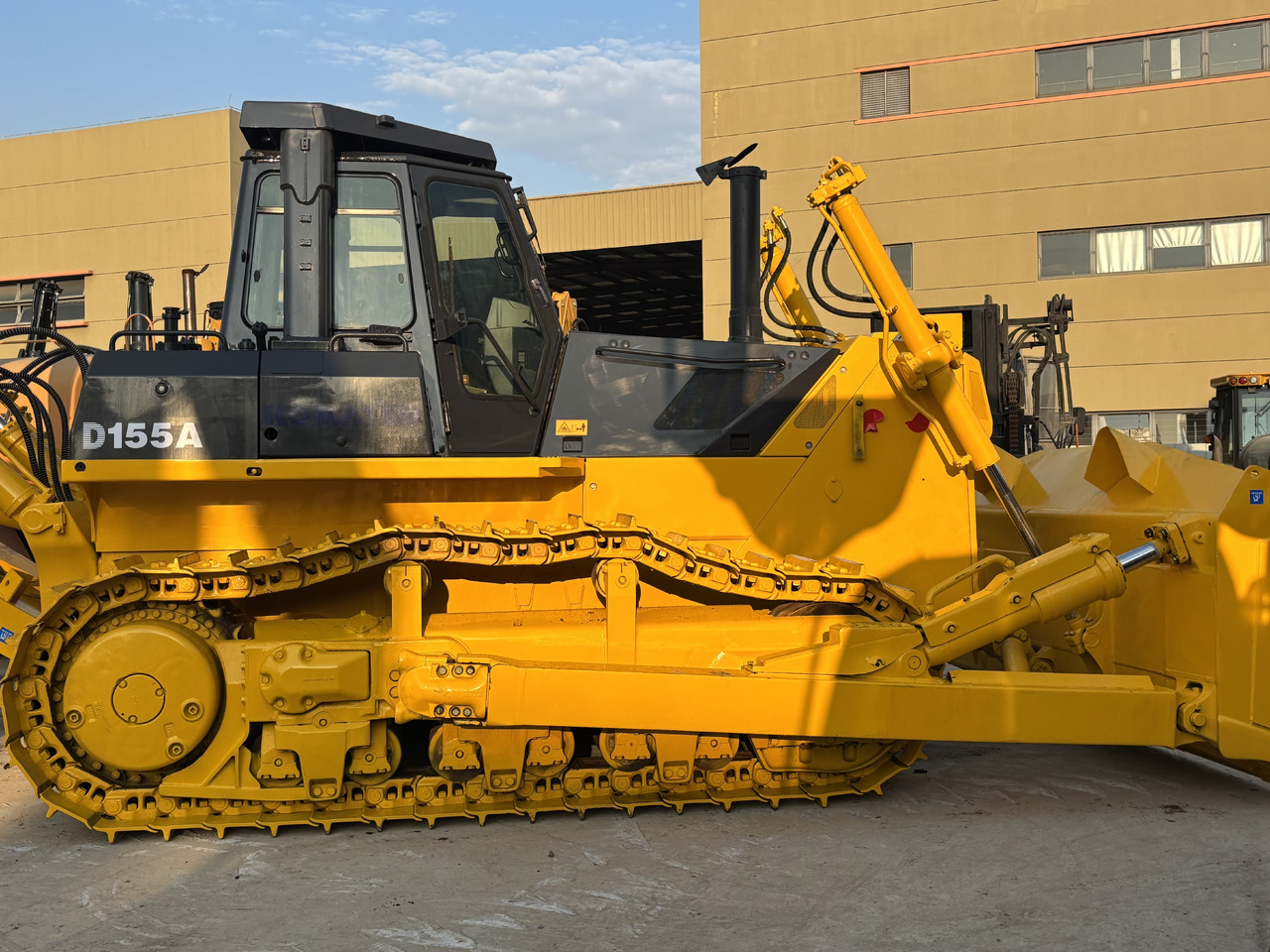 KOMATSU Excavadora Used Bulldozer Dozer D155A Tractor in Excellent Work Performance - Бульдозер: фото 5 KOMATSU Excavadora Used Bulldozer Dozer D155A Tractor in Excellent Work Performance - Бульдозер: фото 5