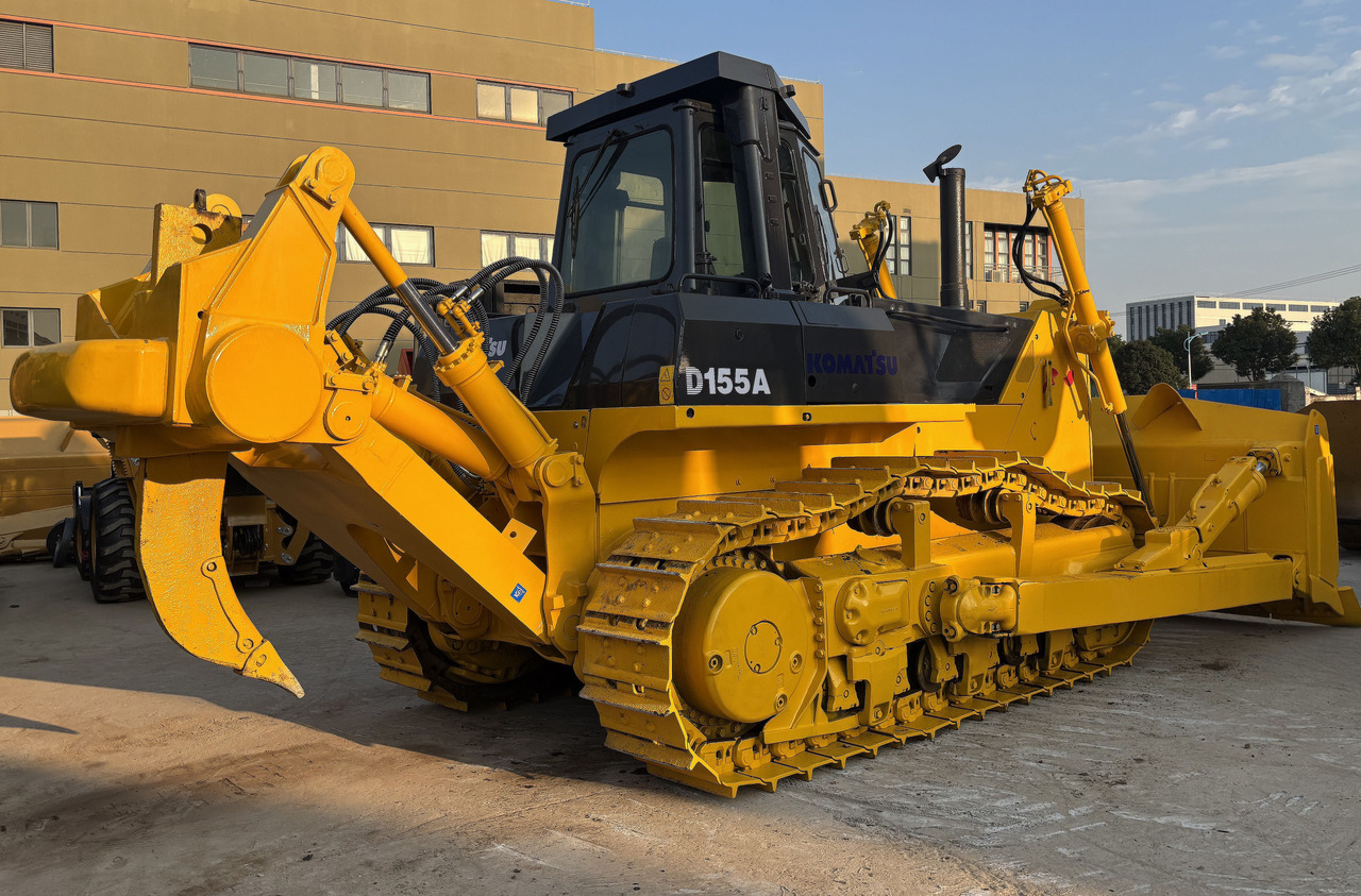 KOMATSU Excavadora Used Bulldozer Dozer D155A Tractor in Excellent Work Performance - Бульдозер: фото 1 KOMATSU Excavadora Used Bulldozer Dozer D155A Tractor in Excellent Work Performance - Бульдозер: фото 1