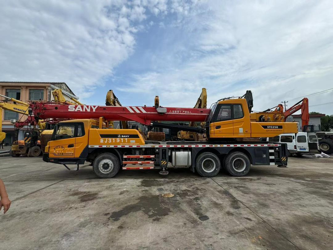 SANY STC250 25 Ton Truck Crane XCMG ZOOMLION TADANO KOBELCO 25T 50T 80T 100T 120T 200T 220T 240T 300T Crane for Sale - Мобильный кран: фото 1 SANY STC250 25 Ton Truck Crane XCMG ZOOMLION TADANO KOBELCO 25T 50T 80T 100T 120T 200T 220T 240T 300T Crane for Sale - Мобильный кран: фото 1