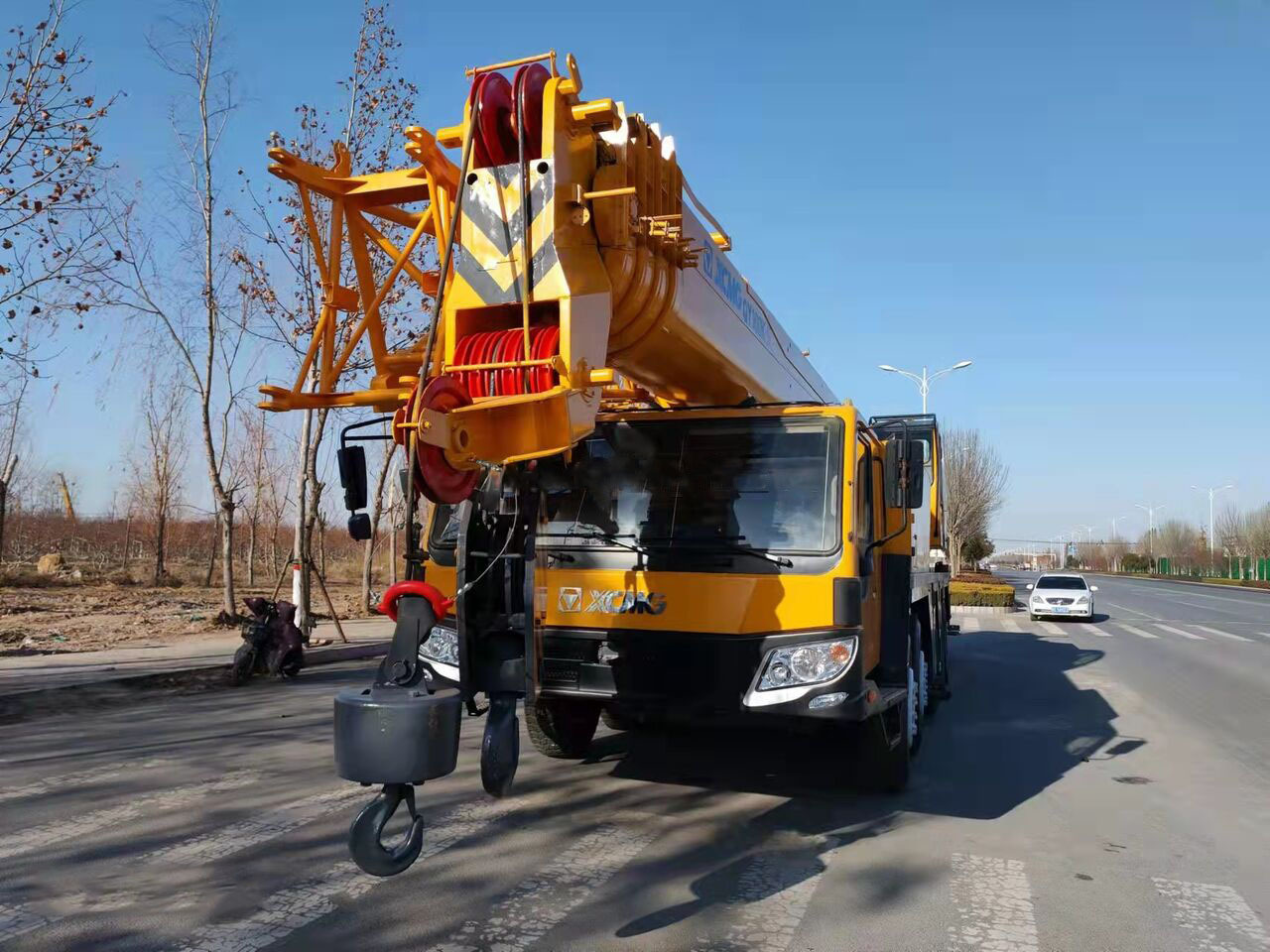 Мобильный кран XCMG 100 Ton used truck crane QY100 with 68 meter telescopic boom on sale: фото 6