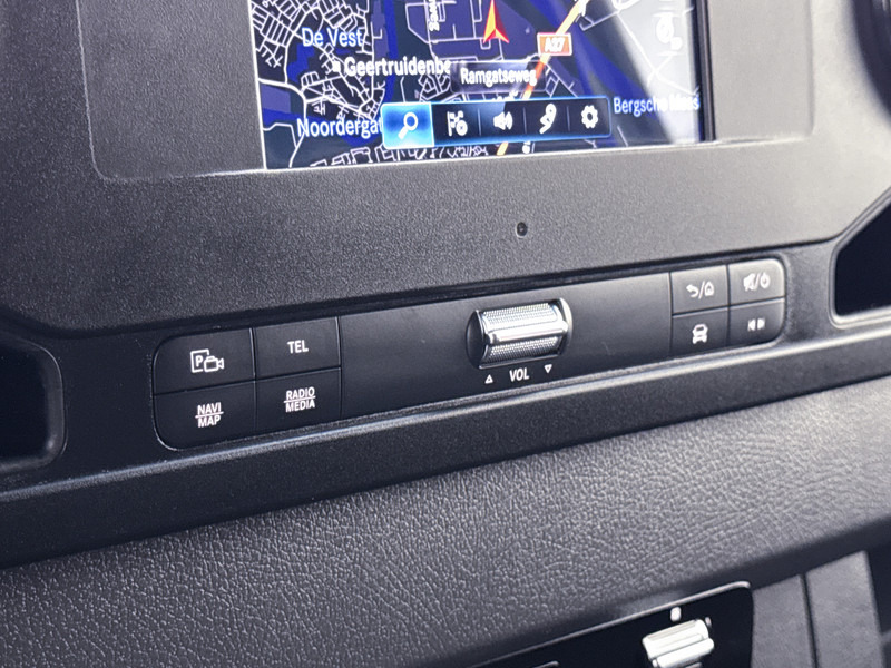 Цельнометаллический фургон Mercedes-Benz Sprinter 315 1.9 CDI L2H2 Inrichting 220v omvormer Laadlift Navigatie Achteruitrijcamera Inrichting Cruise Control: фото 10 Цельнометаллический фургон Mercedes-Benz Sprinter 315 1.9 CDI L2H2 Inrichting 220v omvormer Laadlift Navigatie Achteruitrijcamera Inrichting Cruise Control: фото 10