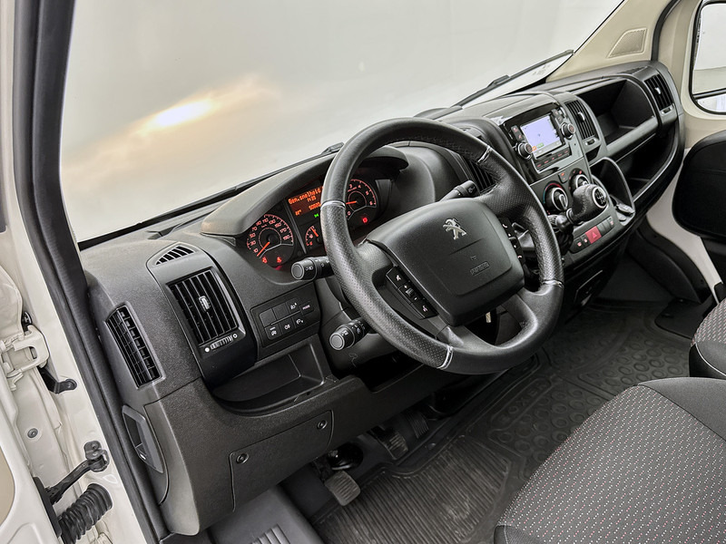 Peugeot Boxer 330 2.2 BlueHDi 120 L1H1 Premium Navigatie Achteruitrijcamera Betimmering Cruise Control - Легковой фургон: фото 5 Peugeot Boxer 330 2.2 BlueHDi 120 L1H1 Premium Navigatie Achteruitrijcamera Betimmering Cruise Control - Легковой фургон: фото 5