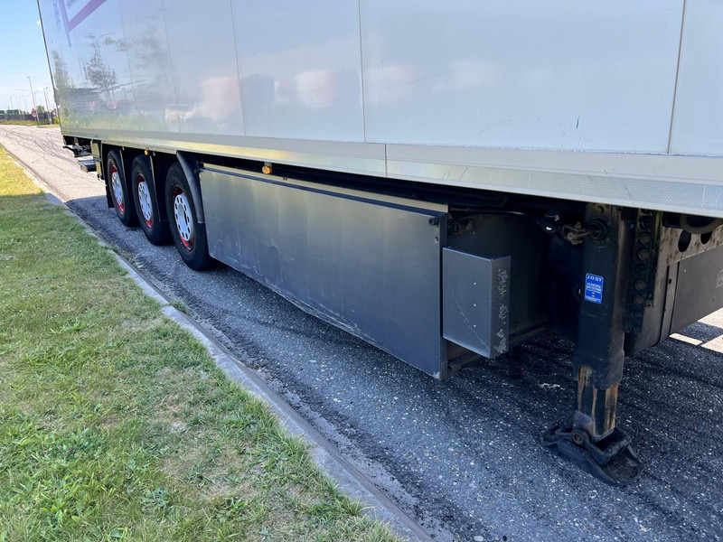 Kögel 3 - assige koeloplegger Carrier vector 1550 - Полуприцеп-рефрижератор: фото 4 Kögel 3 - assige koeloplegger Carrier vector 1550 - Полуприцеп-рефрижератор: фото 4