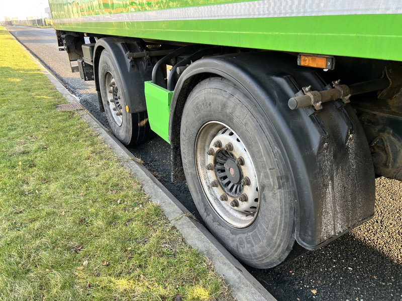 Krone 2- Assige Koeltrailer Carrier vector 1550 / laadklep / stuuras - Полуприцеп-рефрижератор: фото 5 Krone 2- Assige Koeltrailer Carrier vector 1550 / laadklep / stuuras - Полуприцеп-рефрижератор: фото 5