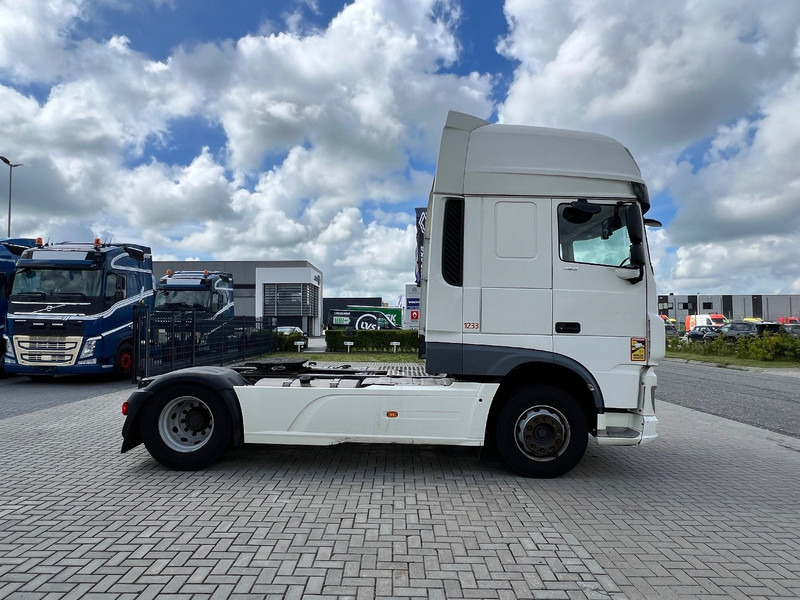 DAF XF 460 4x2 Trekker SSC / 2x Tank / full spoiler - Тягач: фото 4 DAF XF 460 4x2 Trekker SSC / 2x Tank / full spoiler - Тягач: фото 4