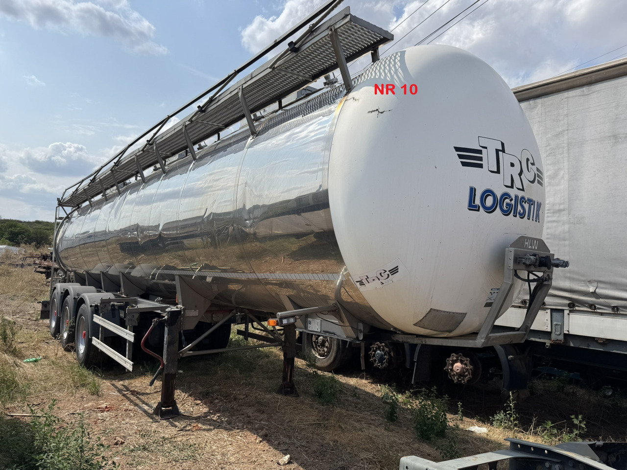 Transport lichide ALIMENTARE HLW STA 36 INOX ALIMENTAR AZOR AGRICULTURA - Полуприцеп-цистерна: фото 1 Transport lichide ALIMENTARE HLW STA 36 INOX ALIMENTAR AZOR AGRICULTURA - Полуприцеп-цистерна: фото 1