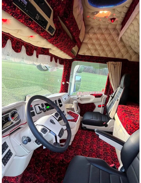 Scania R770 V8 NGS Special Interior. Only 110000 km. Air/ Air suspensiom. Hydr, system. - Тягач: фото 4 Scania R770 V8 NGS Special Interior. Only 110000 km. Air/ Air suspensiom. Hydr, system. - Тягач: фото 4