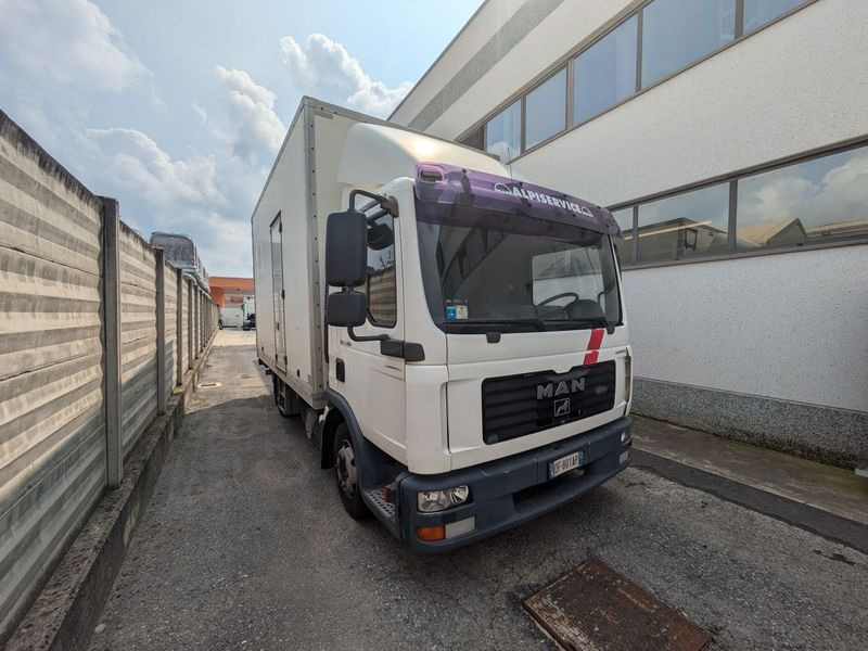 Camion cassone coibentato MAN MAN TGL 7.180 - Грузовик с закрытым кузовом: фото 4 Camion cassone coibentato MAN MAN TGL 7.180 - Грузовик с закрытым кузовом: фото 4