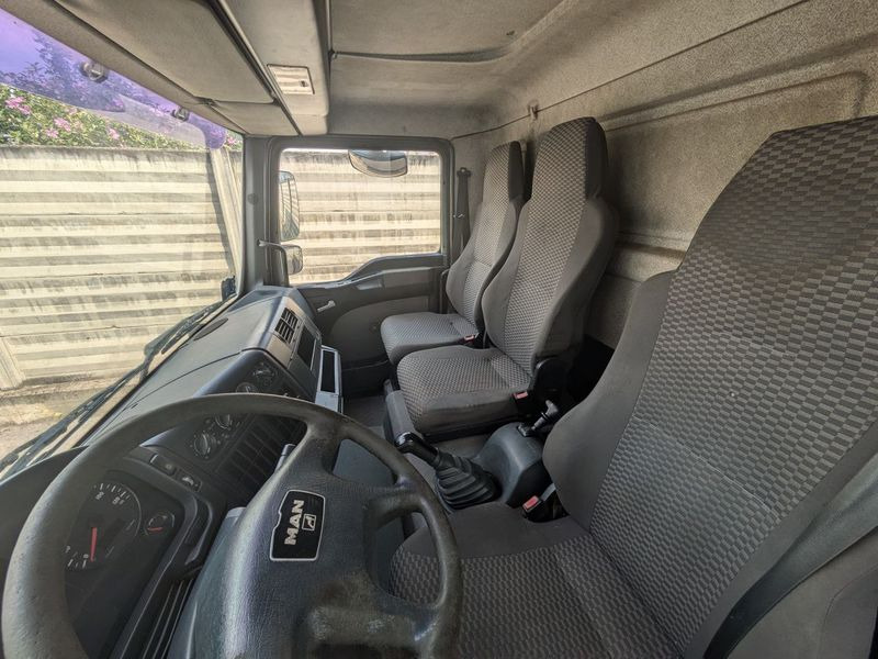 Camion cassone coibentato MAN MAN TGL 7.180 - Грузовик с закрытым кузовом: фото 5 Camion cassone coibentato MAN MAN TGL 7.180 - Грузовик с закрытым кузовом: фото 5