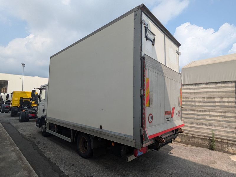 Camion cassone coibentato MAN MAN TGL 7.180 - Грузовик с закрытым кузовом: фото 3 Camion cassone coibentato MAN MAN TGL 7.180 - Грузовик с закрытым кузовом: фото 3