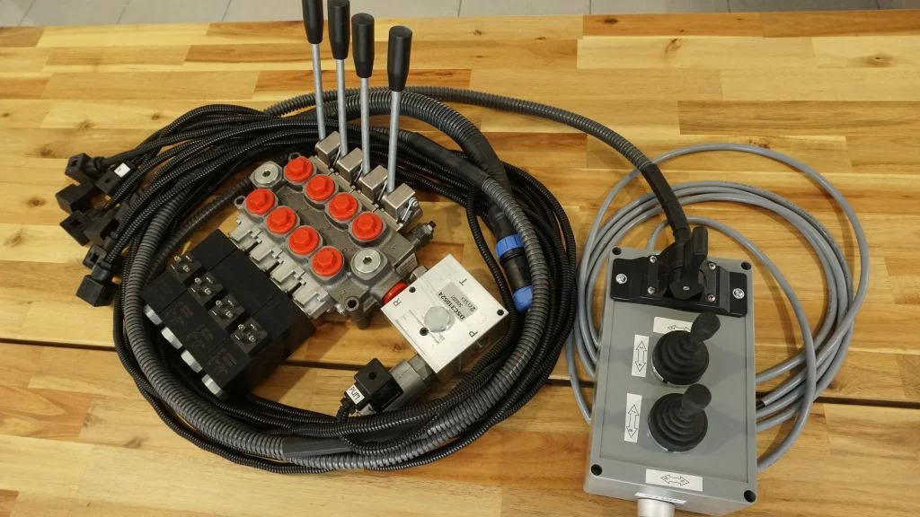 Proportional control box 12V  2 joysticks + finger controller + monoblock Galtec for Palfinger, Kubota, Fassi, Hiab в лизинг Proportional control box 12V  2 joysticks + finger controller + monoblock Galtec for Palfinger, Kubota, Fassi, Hiab: фото 7
