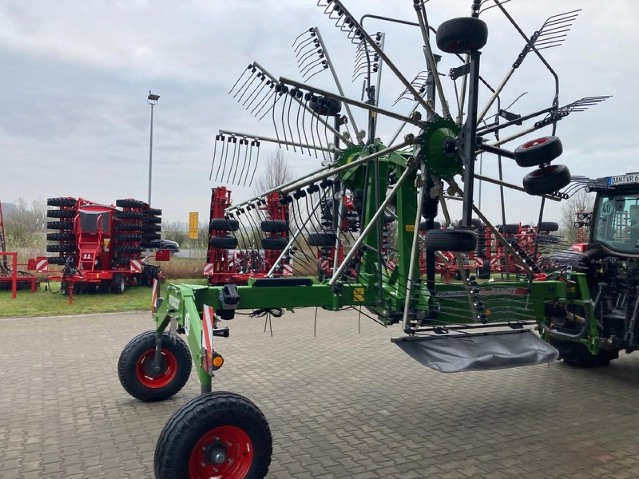 Fendt FORMER 880 MITTELSCHWADER - Сеноворошилка: фото 3 Fendt FORMER 880 MITTELSCHWADER - Сеноворошилка: фото 3