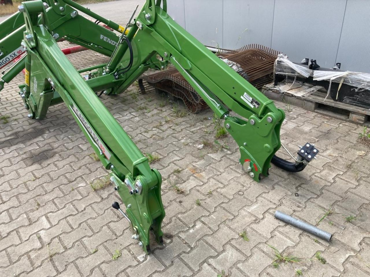 Fendt FRONTLADER CARGO 5X85 - Фронтальный погрузчик для трактора: фото 2 Fendt FRONTLADER CARGO 5X85 - Фронтальный погрузчик для трактора: фото 2