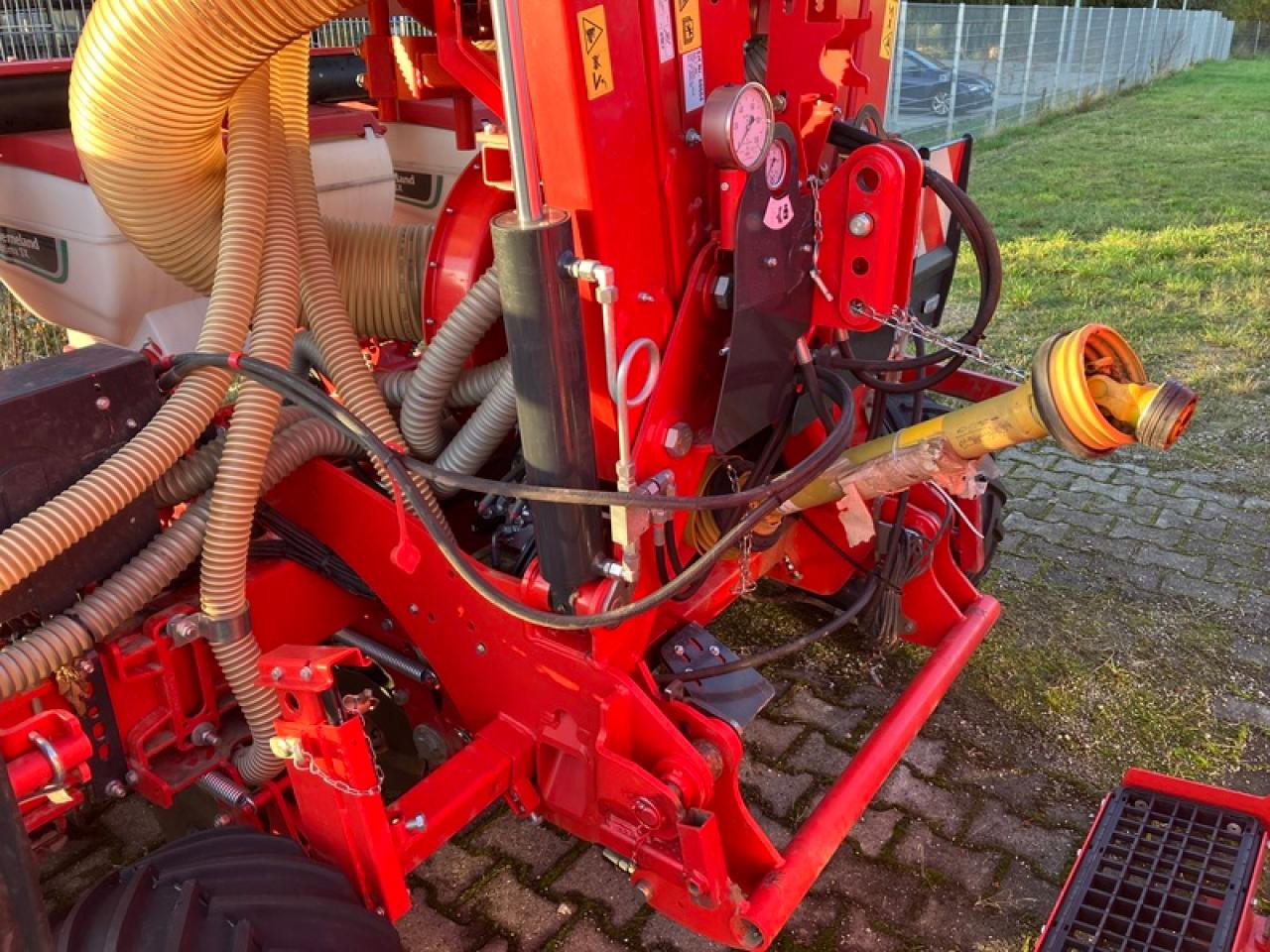 Kverneland OPTIMA 12 SX + FRONTTANK//GEOSEED - Сеялка точного высева: фото 5 Kverneland OPTIMA 12 SX + FRONTTANK//GEOSEED - Сеялка точного высева: фото 5