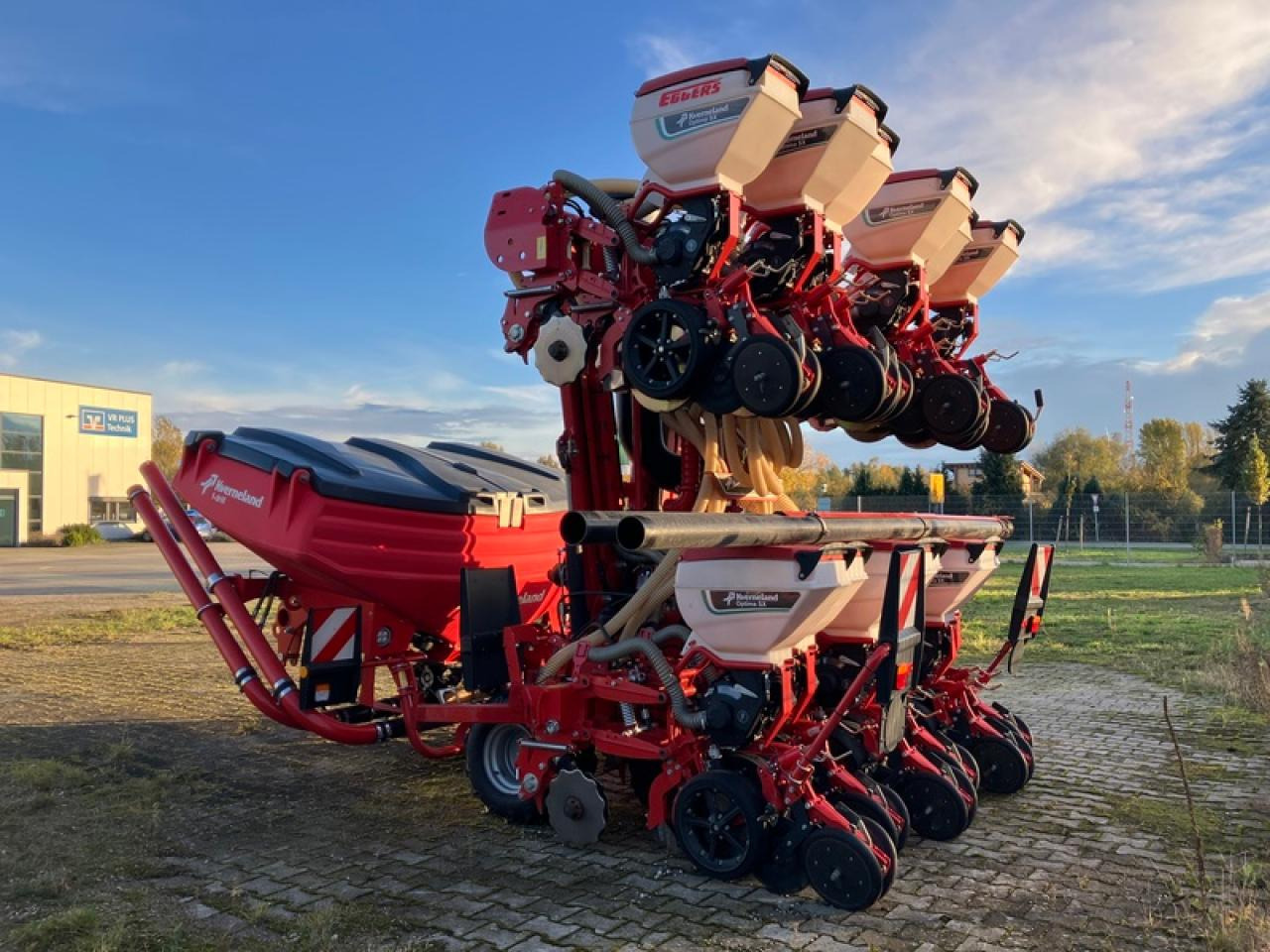 Kverneland OPTIMA 12 SX + FRONTTANK//GEOSEED - Сеялка точного высева: фото 4 Kverneland OPTIMA 12 SX + FRONTTANK//GEOSEED - Сеялка точного высева: фото 4