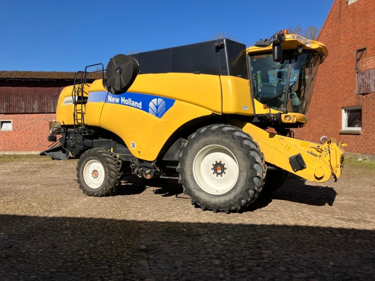 New Holland CX 8090 ALLRAD - Зерноуборочный комбайн: фото 1 New Holland CX 8090 ALLRAD - Зерноуборочный комбайн: фото 1