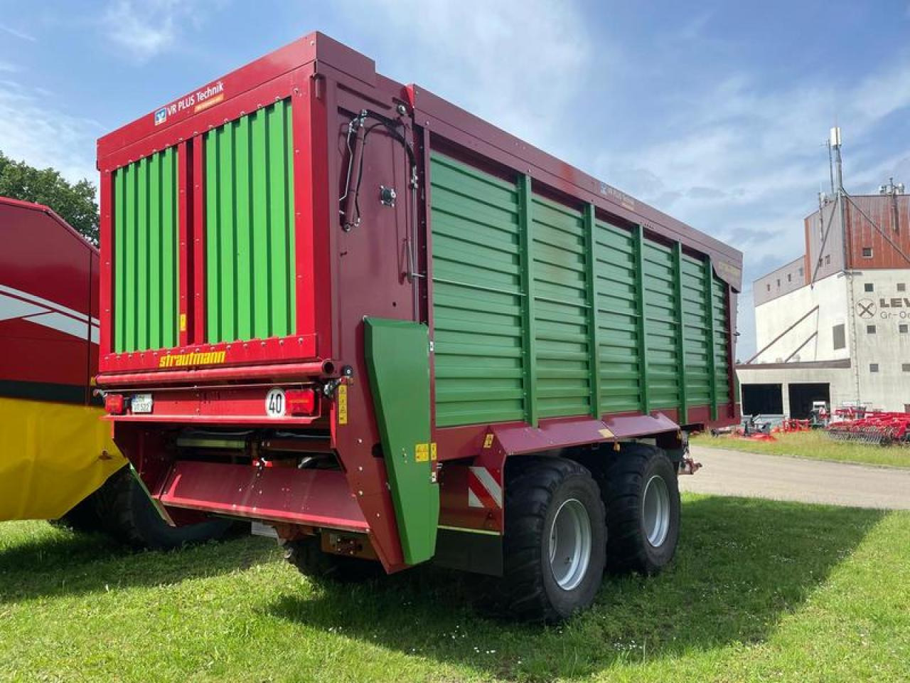 Strautmann GIGA 460 DOAKTION - Сельскохозяйственный прицеп-самосвал: фото 4 Strautmann GIGA 460 DOAKTION - Сельскохозяйственный прицеп-самосвал: фото 4