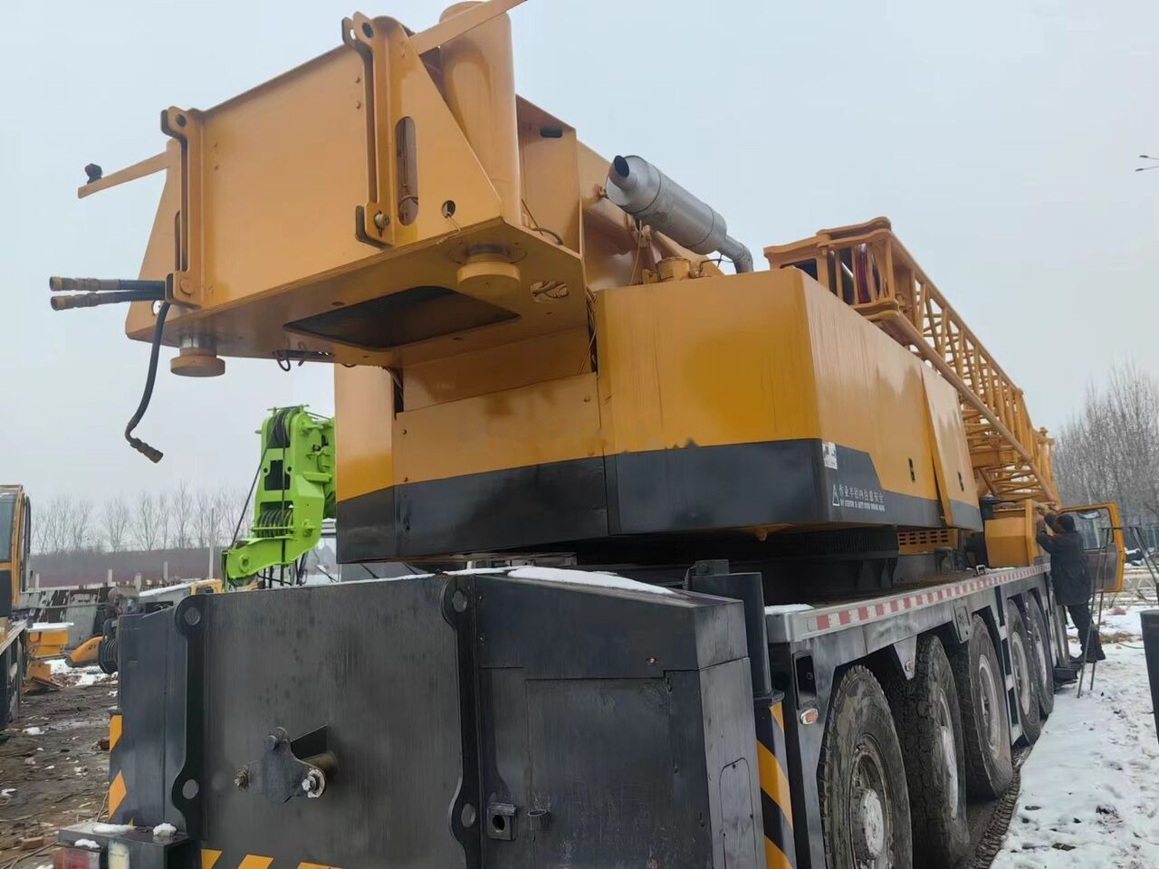 XCMG QAY200 truck crane 25 50 70 80 100 200 mobile crane for sale - Мобильный кран: фото 3 XCMG QAY200 truck crane 25 50 70 80 100 200 mobile crane for sale - Мобильный кран: фото 3