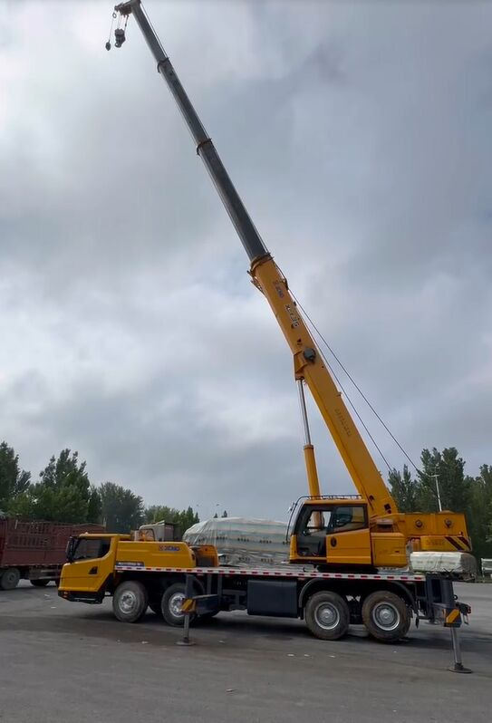 XCMG XCT35 QY35K 35T 35ton 30 50 70 80 100 - Мобильный кран: фото 2 XCMG XCT35 QY35K 35T 35ton 30 50 70 80 100 - Мобильный кран: фото 2