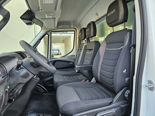 IVECO Daily 35S18 3.0 Koffer LBW Bär ACC LED sofort! - Малотоннажный фургон: фото 2 IVECO Daily 35S18 3.0 Koffer LBW Bär ACC LED sofort! - Малотоннажный фургон: фото 2