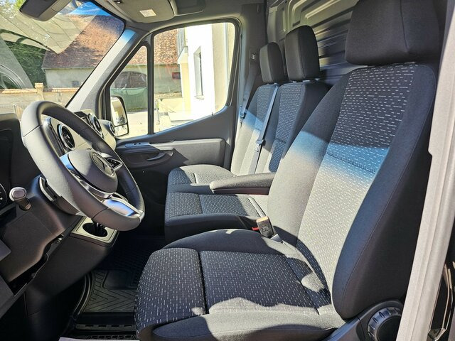 MERCEDES-BENZ Sprinter 317 CDI Kasten L2H2 AHK 3,5t MBUX10,25... - Цельнометаллический фургон: фото 2 MERCEDES-BENZ Sprinter 317 CDI Kasten L2H2 AHK 3,5t MBUX10,25... - Цельнометаллический фургон: фото 2