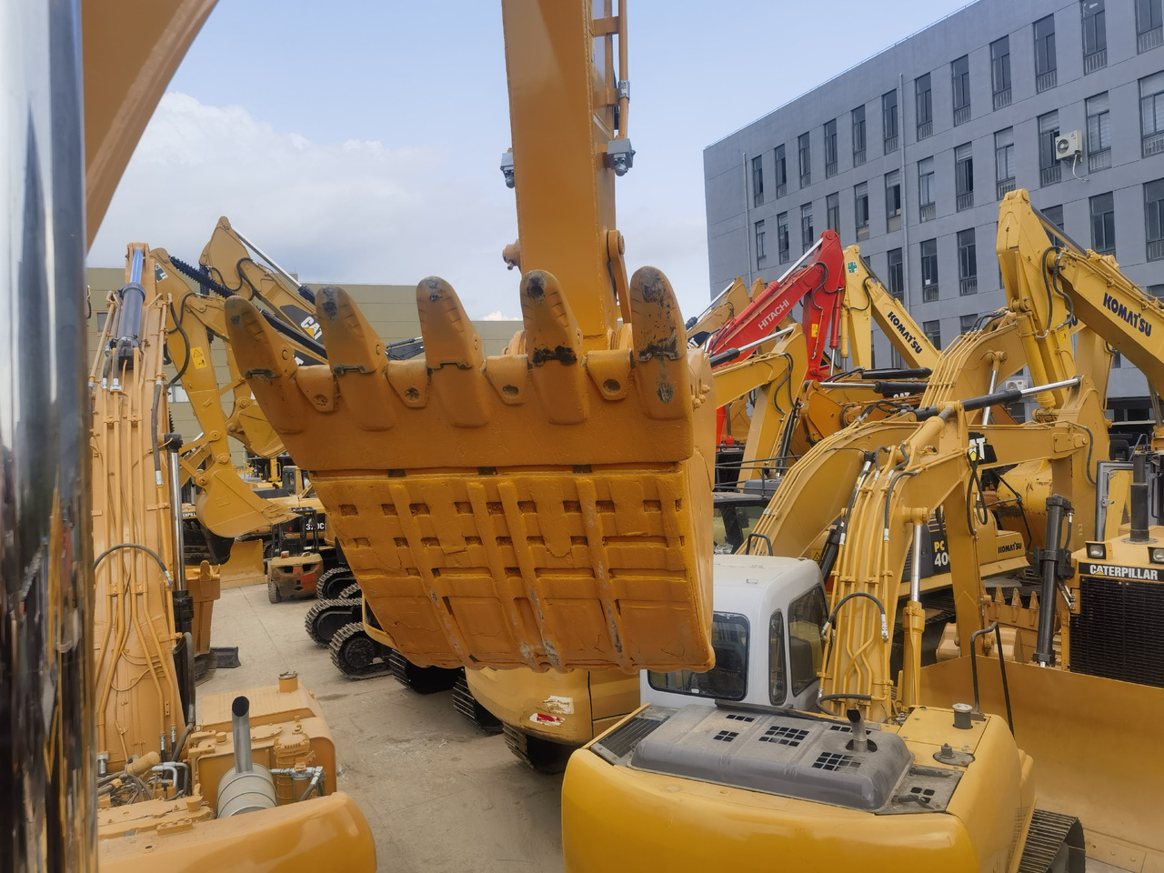 CAT 330DL excavator - Гусеничный экскаватор: фото 5 CAT 330DL excavator - Гусеничный экскаватор: фото 5