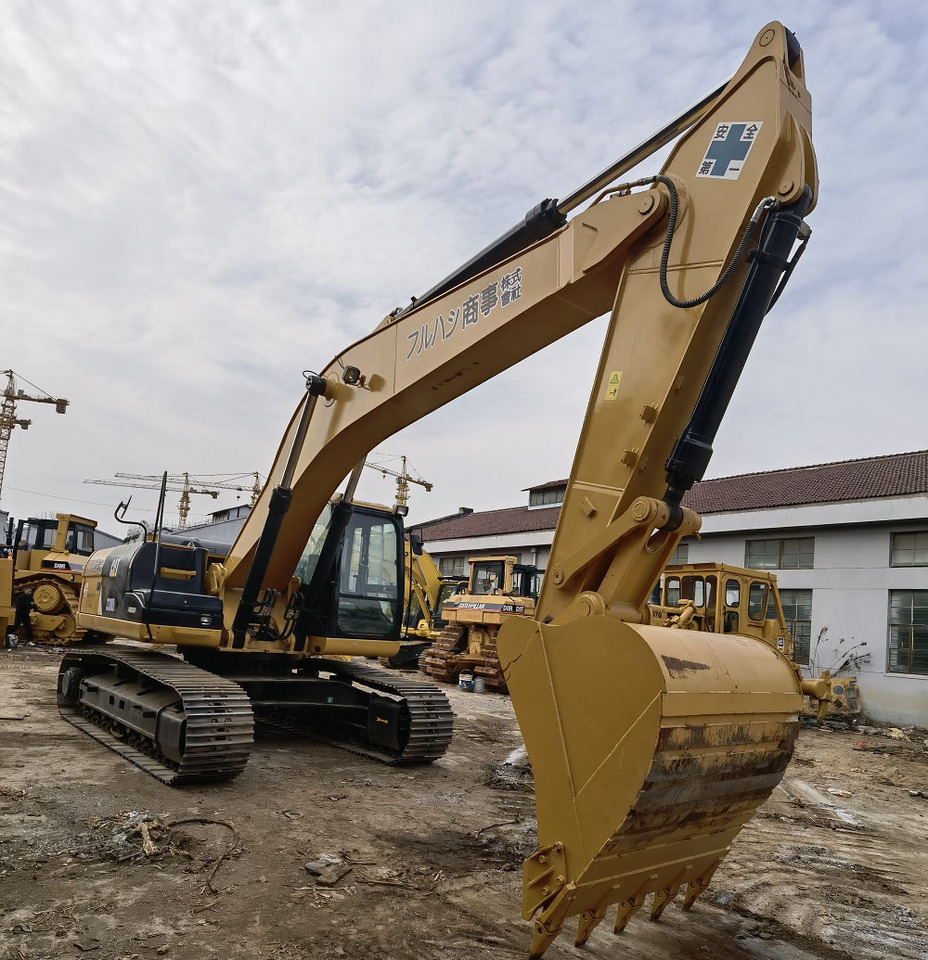 CAT 330DL excavator - Гусеничный экскаватор: фото 2 CAT 330DL excavator - Гусеничный экскаватор: фото 2