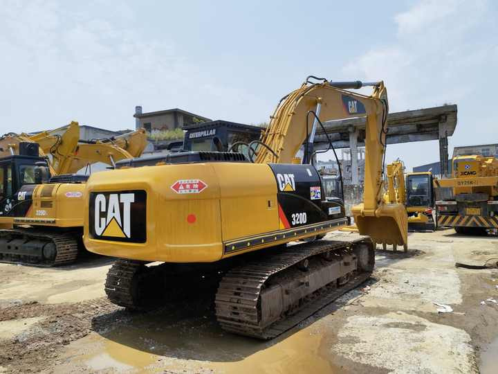 Caterpillar excavator 320D used crawler excavator CAT 320D 320D2 20 ton cheap price machine - Гусеничный экскаватор: фото 3 Caterpillar excavator 320D used crawler excavator CAT 320D 320D2 20 ton cheap price machine - Гусеничный экскаватор: фото 3
