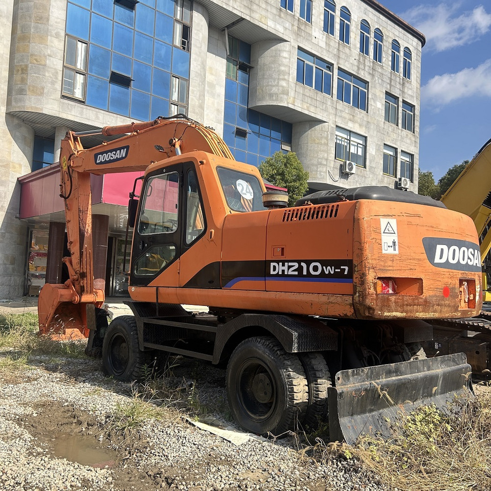 Doosan DH210w-7 wheel excavator - Колёсный экскаватор: фото 1 Doosan DH210w-7 wheel excavator - Колёсный экскаватор: фото 1