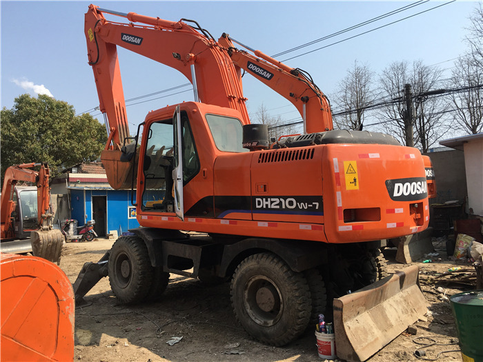 Doosan DH210w-7 wheel excavator - Колёсный экскаватор: фото 4 Doosan DH210w-7 wheel excavator - Колёсный экскаватор: фото 4