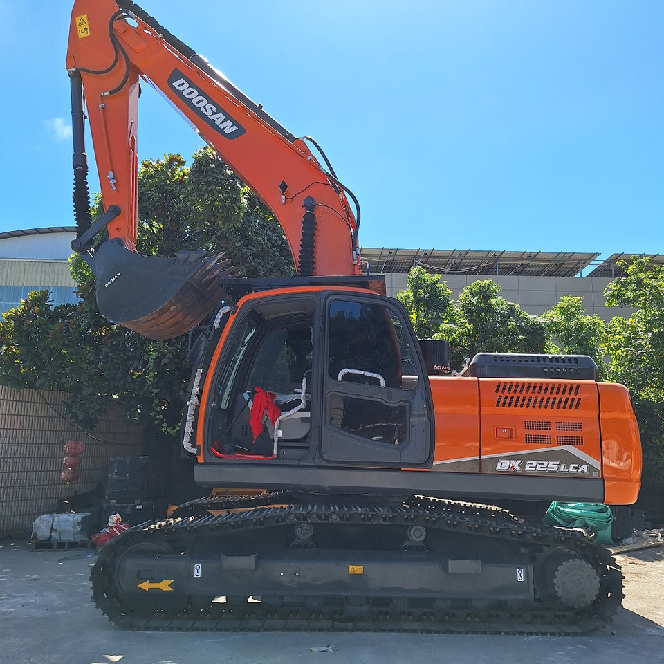 Doosan Dx225LCA Crawler Excavator - Гусеничный экскаватор: фото 1 Doosan Dx225LCA Crawler Excavator - Гусеничный экскаватор: фото 1