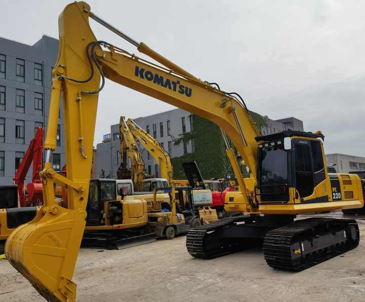 Good Condition Komatsu PC220-8 Original Japan Cheap Used Excavators used excavator machines - Гусеничный экскаватор: фото 4 Good Condition Komatsu PC220-8 Original Japan Cheap Used Excavators used excavator machines - Гусеничный экскаватор: фото 4
