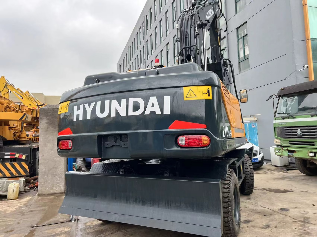 Hyundai 210w-9 wheel excavator - Колёсный экскаватор: фото 4 Hyundai 210w-9 wheel excavator - Колёсный экскаватор: фото 4