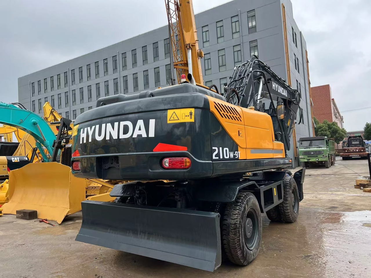 Hyundai 210w-9 wheel excavator - Колёсный экскаватор: фото 2 Hyundai 210w-9 wheel excavator - Колёсный экскаватор: фото 2