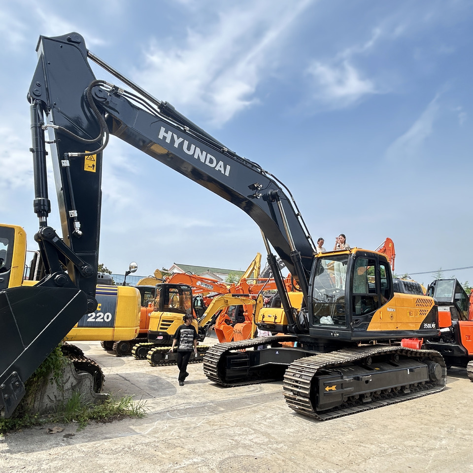 Hyundai 350LVS excavator - Колёсный экскаватор: фото 1 Hyundai 350LVS excavator - Колёсный экскаватор: фото 1