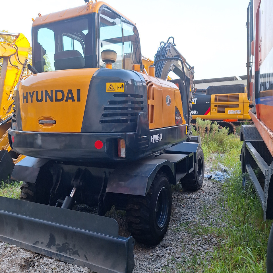 Hyundai HW60 excavator - Колёсный экскаватор: фото 1 Hyundai HW60 excavator - Колёсный экскаватор: фото 1