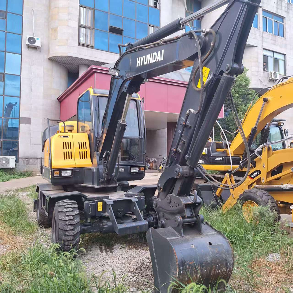 Hyundai HW60 excavator - Колёсный экскаватор: фото 2 Hyundai HW60 excavator - Колёсный экскаватор: фото 2