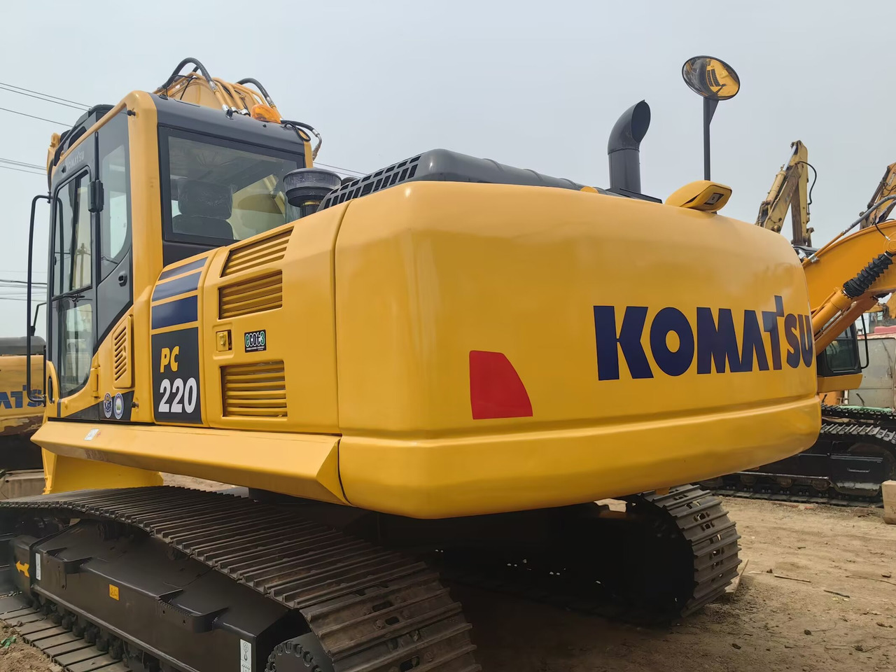 Komatsu PC 220-8 Excavator - Гусеничный экскаватор: фото 2 Komatsu PC 220-8 Excavator - Гусеничный экскаватор: фото 2