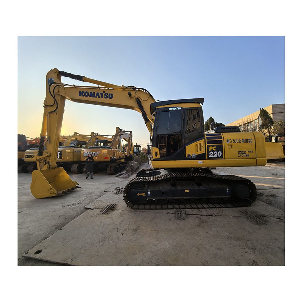Komatsu PC220-7 - Гусеничный экскаватор: фото 1 Komatsu PC220-7 - Гусеничный экскаватор: фото 1
